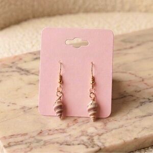 Chic Handmade Boho Shell Dangle Earrings Gold Tones